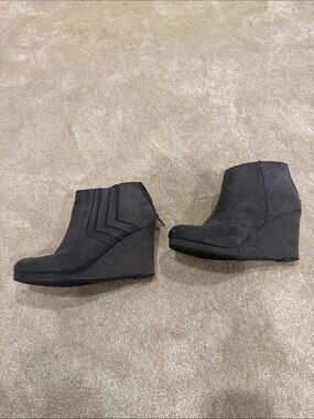 Women’s Gray Suede Wedge Ankle Boots